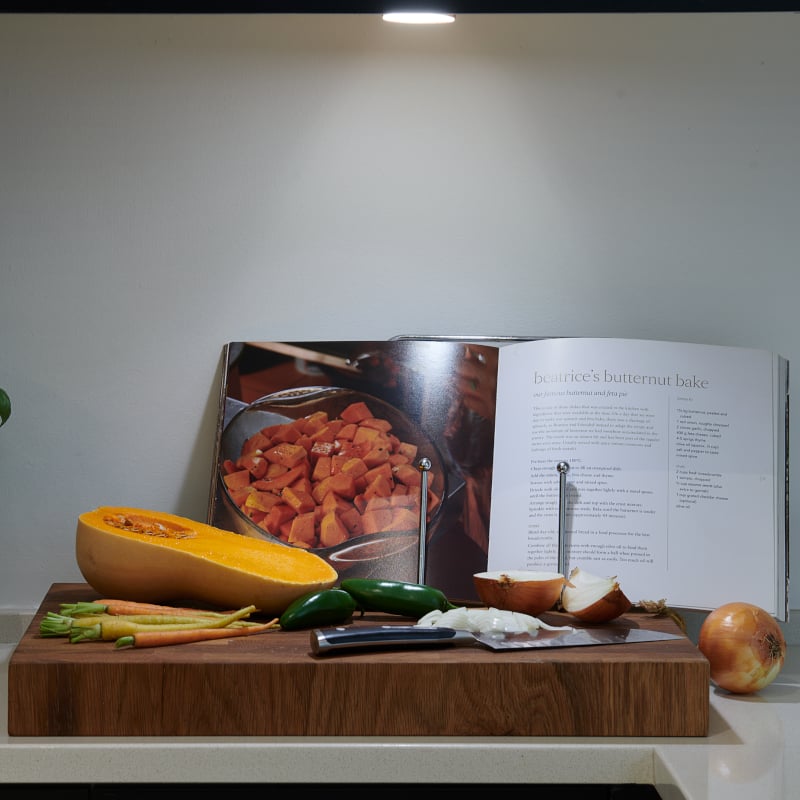 Gizzu Everglow Rechargeable Warm White Emergency Downlight Bulb - Image 3