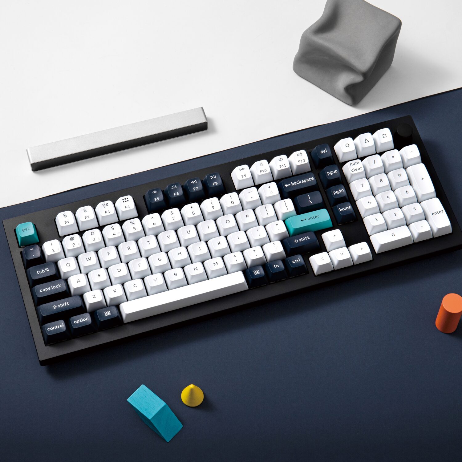 Keychron Q5M-M1 QMK/VIA Wireless Custom Keyboard - Black - Image 3